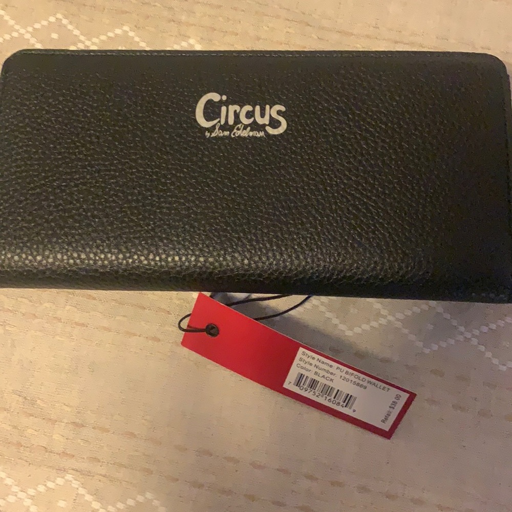 Circus by Sam Edelman wallet
